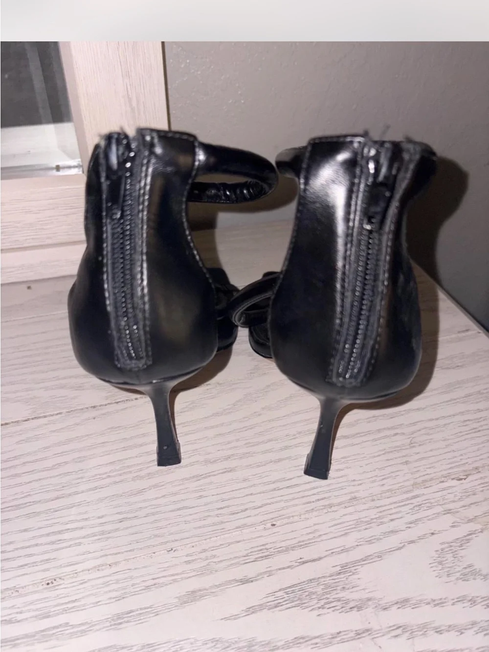 Women's Black Strappy Square-Toe Heeled Sandals